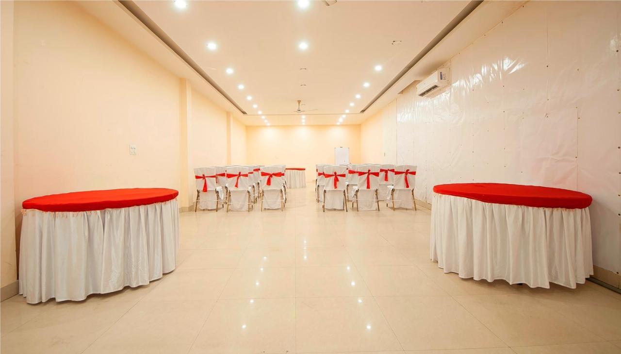 Fairmint Global Hotel New Delhi Luaran gambar